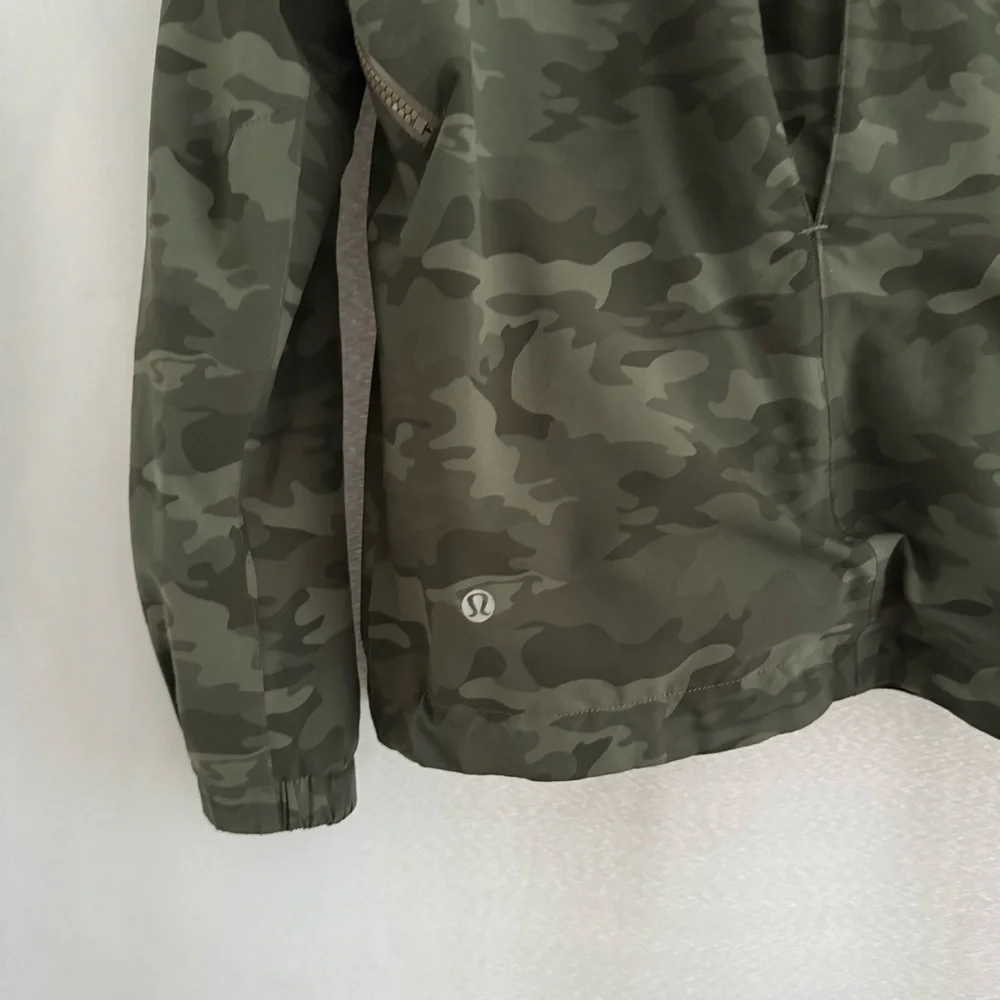 Lululemon Rise & Shine Jacket II Savasana Camo Fatigue Green